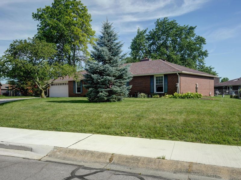 110 Fairfax Court, Greenville, OH 45331 Photo 3
