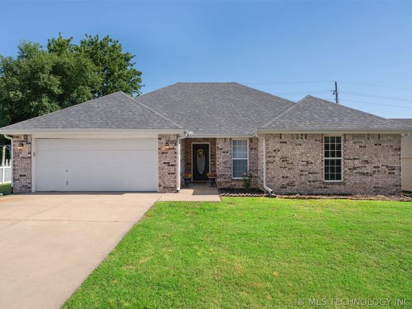 5513 Woodland Road, Bartlesville, OK 74006