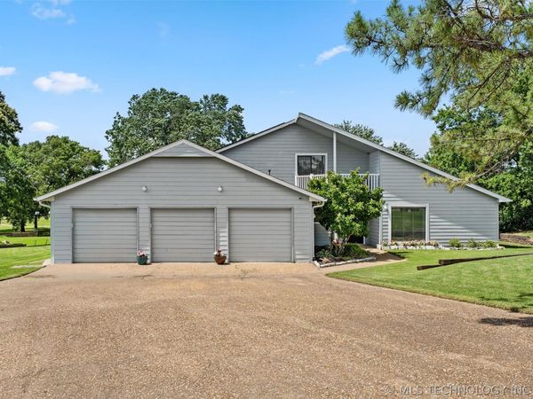 201 Clear Ridge Court , Bartlesville, OK 74006