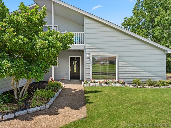 201 Clear Ridge Court, Bartlesville, OK 74006