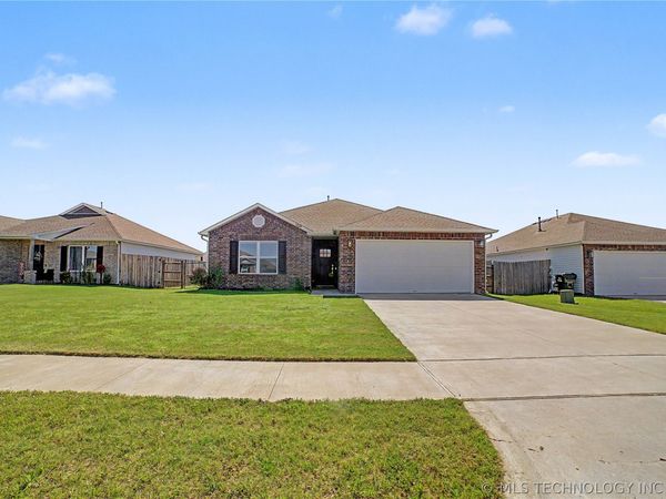 14209 N 75th East Avenue , Collinsville, OK 74021