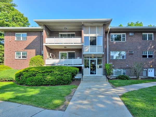 56 Jacqueline Rd, Unit 10, Waltham, MA 02452