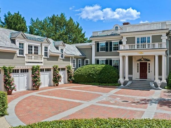 17 Crowninshield Road, Marblehead, MA 01945