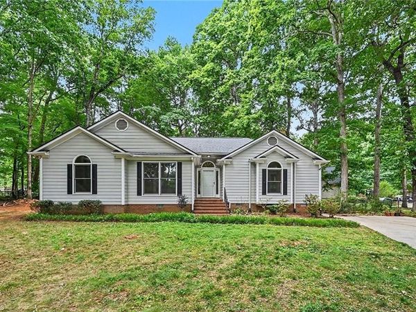 1135 Cedar Ridge Drive , Mebane, NC 27302