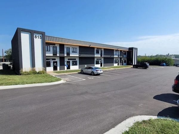 815 Office Park Road, Unit 9, West Des Moines, IA 50265