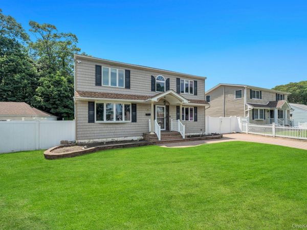 24 Worden Place, West Babylon, NY 11704