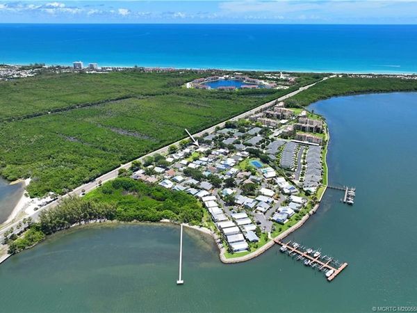 3302 NE Spinnaker Way , Jensen Beach, FL 34957