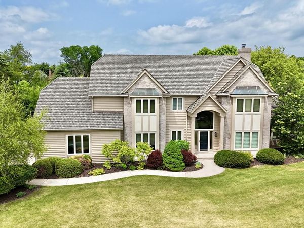 10431 N Gazebo Hill PARKWAY E, Mequon, WI 53092
