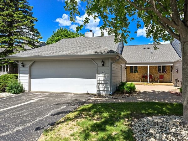 10117 N Gettysburg COURT, Mequon, WI 53092