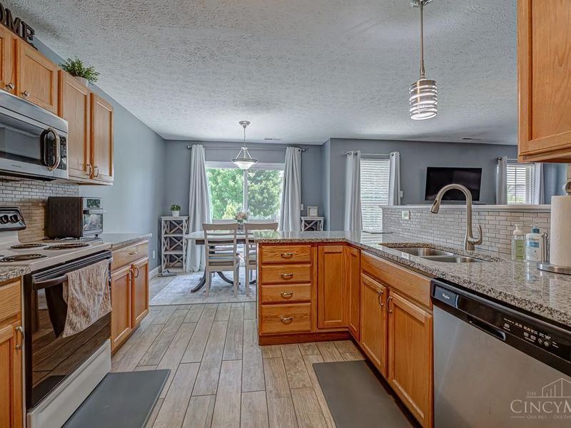 265 Easton Manor Drive, Monroe, OH 45050 Photo 13