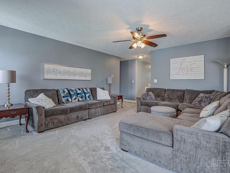 265 Easton Manor Drive, Monroe, OH 45050 Photo 5