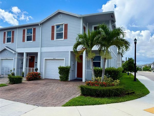 906 SE 17th St , Homestead, FL 33034