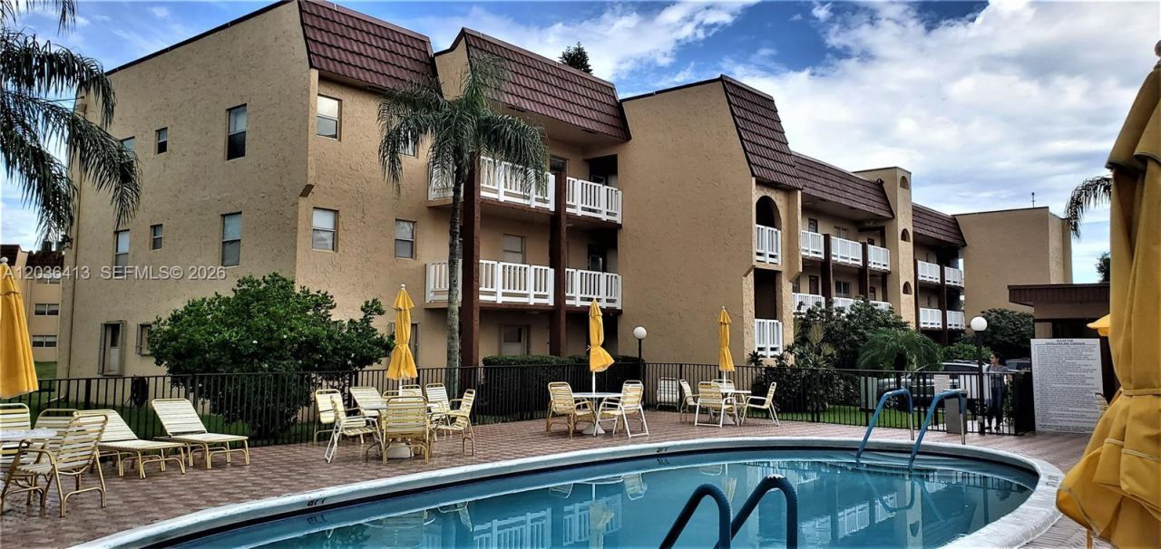 9460 Sunrise Lakes Blvd , Unit 309, Sunrise, FL 33322 Photo