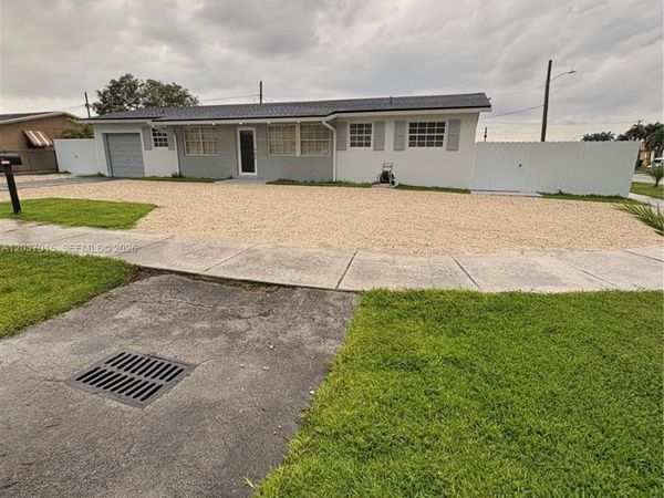 2765 NW 212th St , Miami Gardens, FL 33056