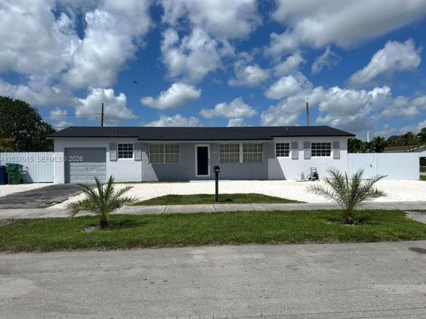 2765 NW 212th St , Miami Gardens, FL 33056