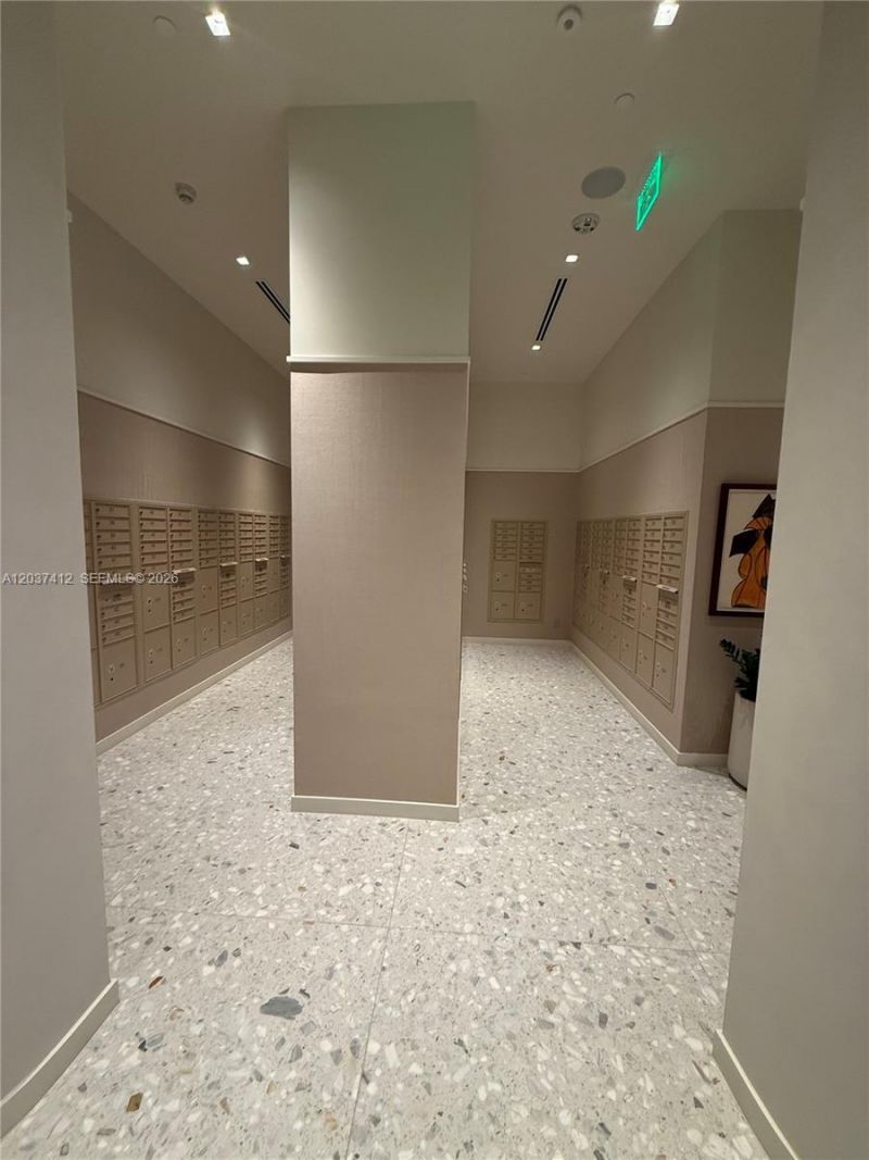 77 SE 5th St , Unit 1705, Miami, FL 33131 Photo