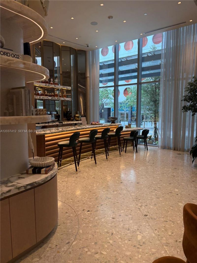 77 SE 5th St , Unit 1705, Miami, FL 33131 Photo