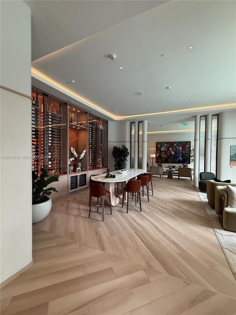 77 SE 5th St , Unit 1705, Miami, FL 33131 Photo