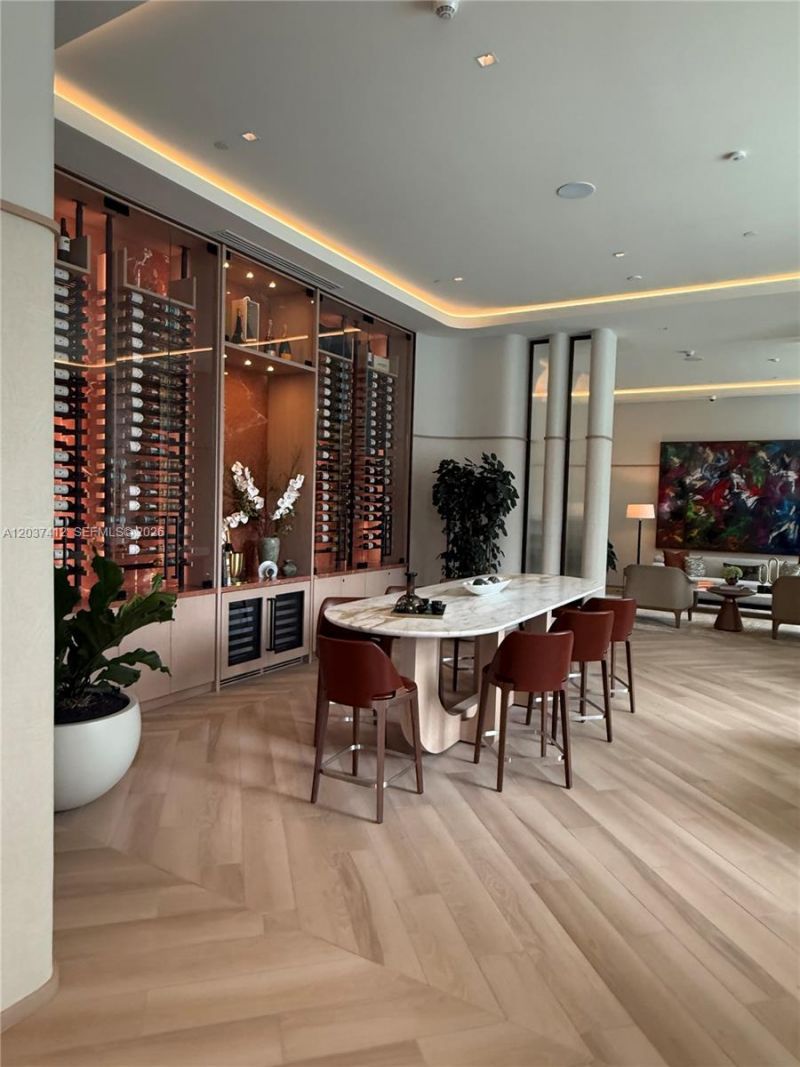 77 SE 5th St , Unit 1705, Miami, FL 33131 Photo