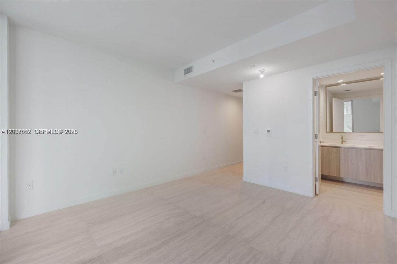 77 SE 5th St , Unit 1705, Miami, FL 33131 Photo