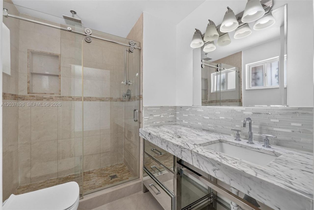 3574 W 80th St , Unit 63-201, Hialeah, FL 33018 Photo