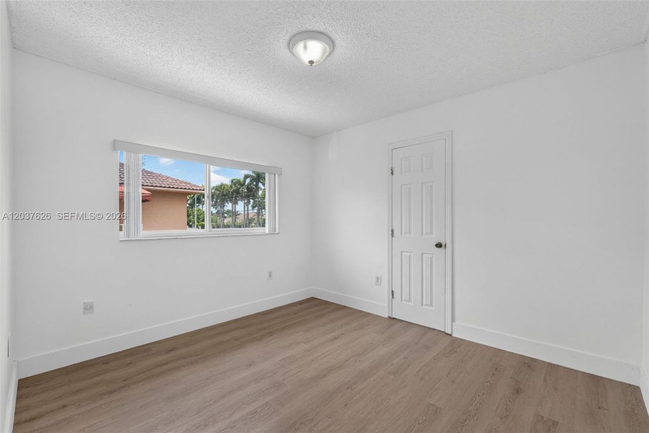 3574 W 80th St , Unit 63-201, Hialeah, FL 33018 Photo