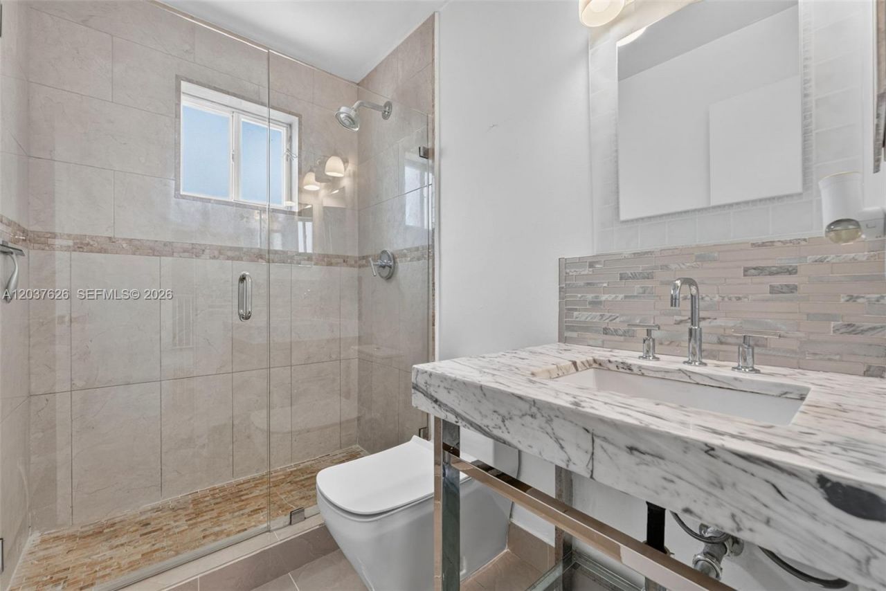 3574 W 80th St , Unit 63-201, Hialeah, FL 33018 Photo