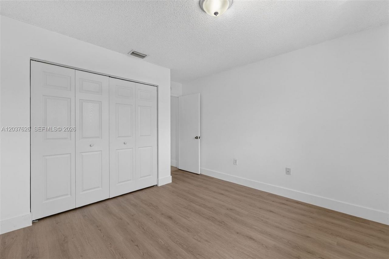 3574 W 80th St , Unit 63-201, Hialeah, FL 33018 Photo