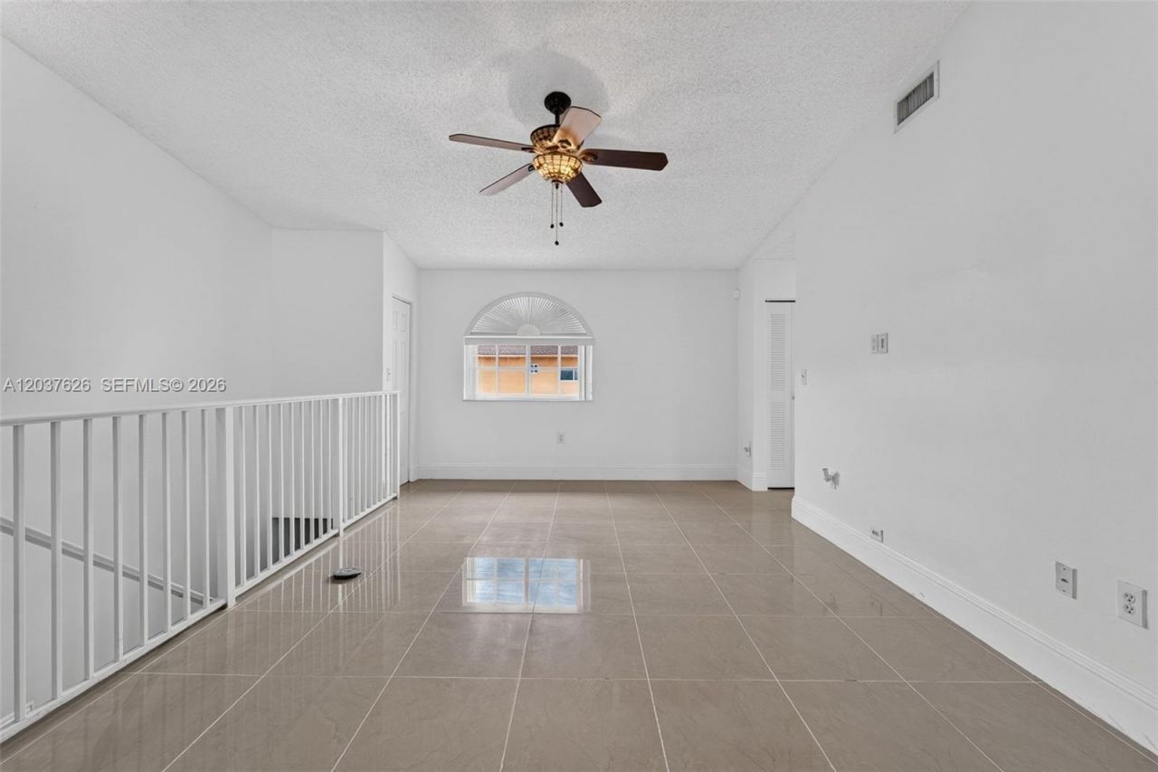 3574 W 80th St , Unit 63-201, Hialeah, FL 33018 Photo