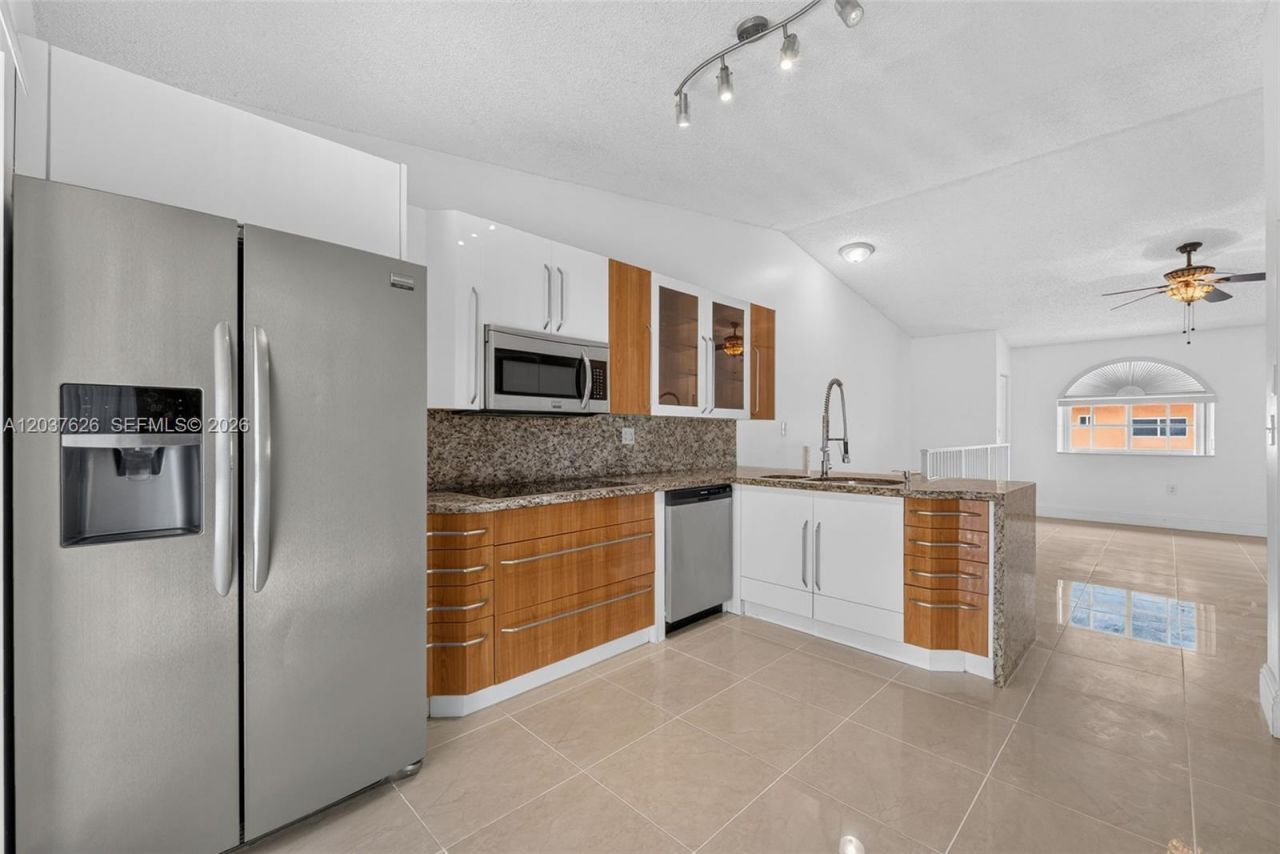 3574 W 80th St , Unit 63-201, Hialeah, FL 33018 Photo