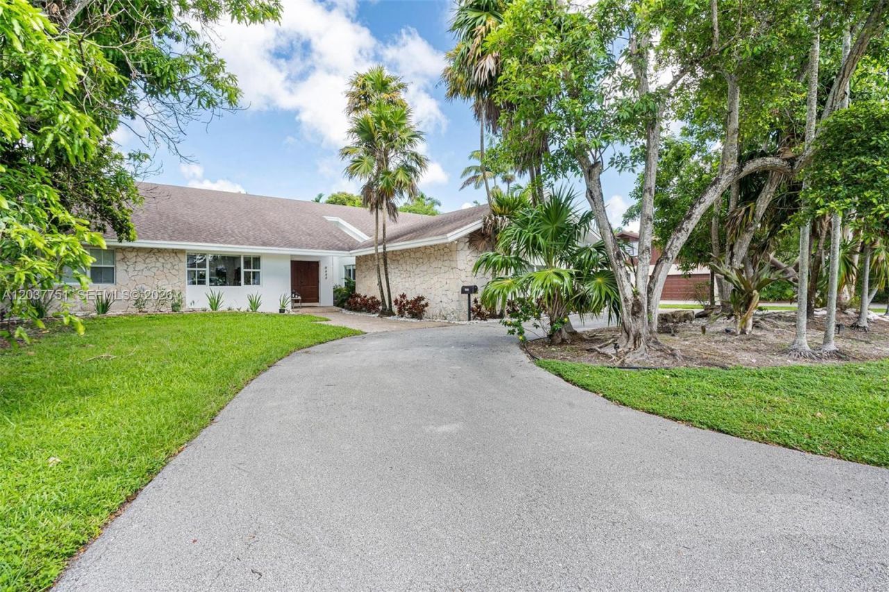 9444 SW 69th Ct, Pinecrest, FL 33156 Main Photo
