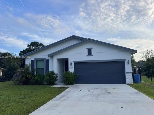 7704 Pacific Ave , Fort Pierce, FL 34951