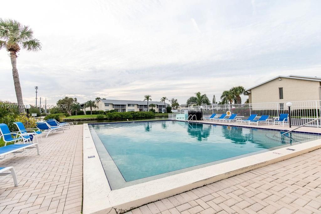 1815 Robalo Dr , Unit 201C, Vero Beach, FL 32960 Photo