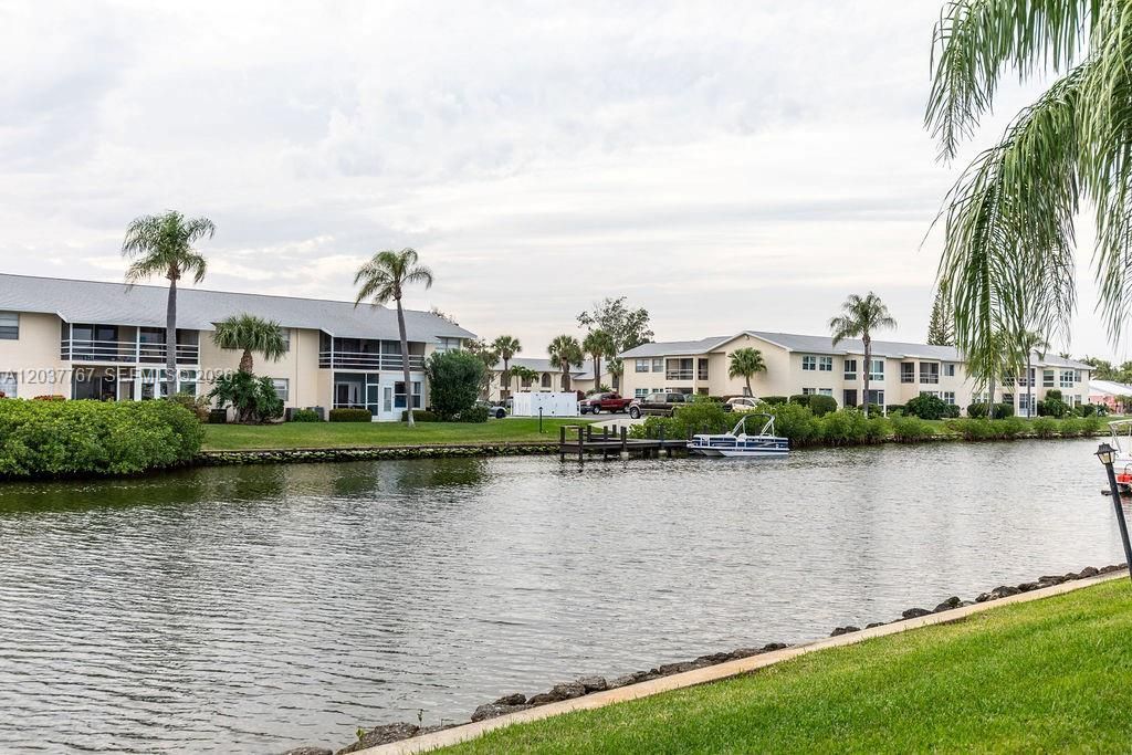 1815 Robalo Dr , Unit 201C, Vero Beach, FL 32960 Photo