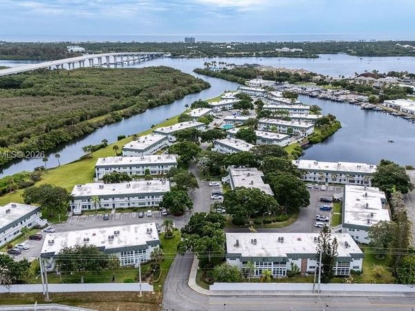 2800 Indian River Blvd , Unit R9, Vero Beach, FL 32960
