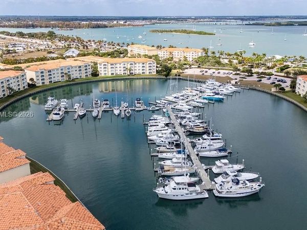 17 W Harbour Isle Dr W , Unit 103, Fort Pierce, FL 34949