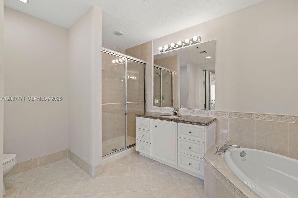 17 W Harbour Isle Dr W , Unit 103, Fort Pierce, FL 34949 Photo