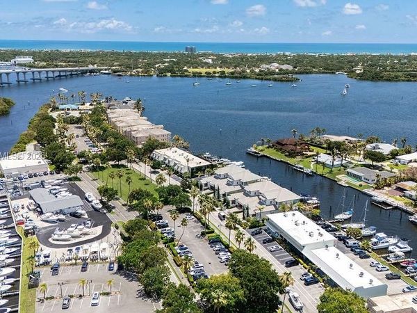 23 Royal Palm Pt , Unit B, Vero Beach, FL 32960