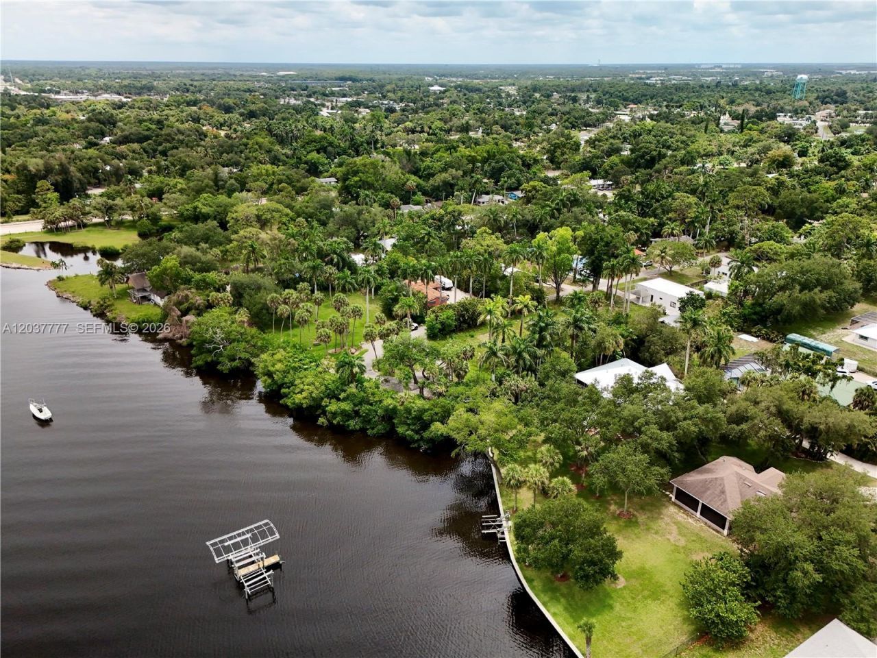 304 Royal Palm Park Rd, Fort Myers, FL 33905 Photo