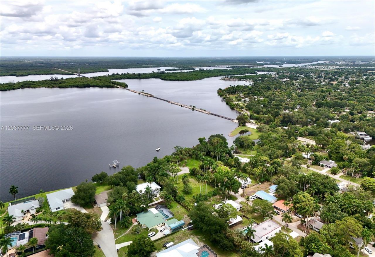304 Royal Palm Park Rd, Fort Myers, FL 33905 Photo