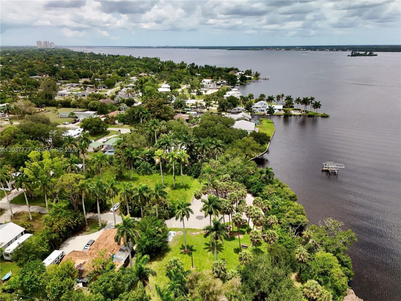 304 Royal Palm Park Rd, Fort Myers, FL 33905 Photo