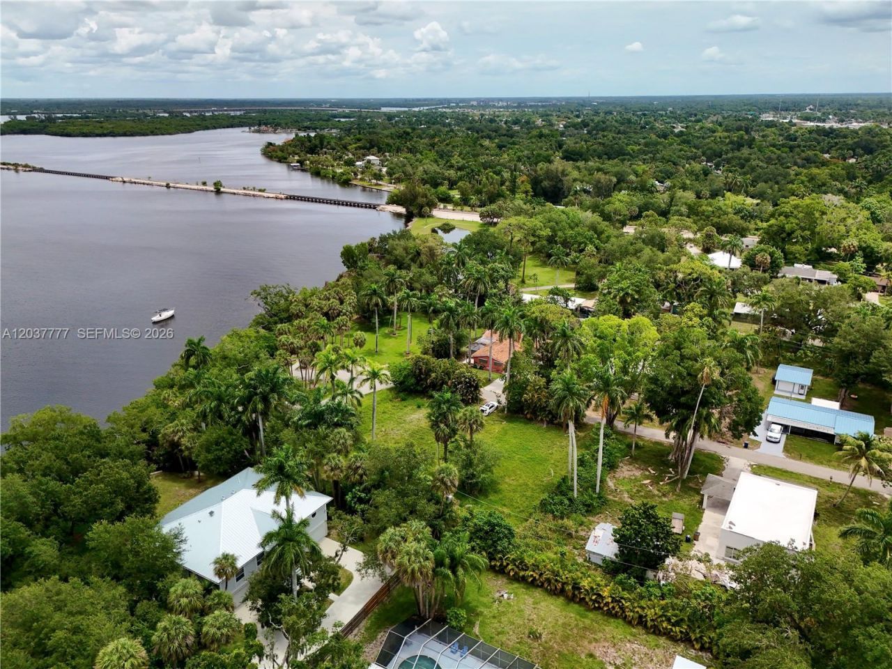 304 Royal Palm Park Rd, Fort Myers, FL 33905 Photo