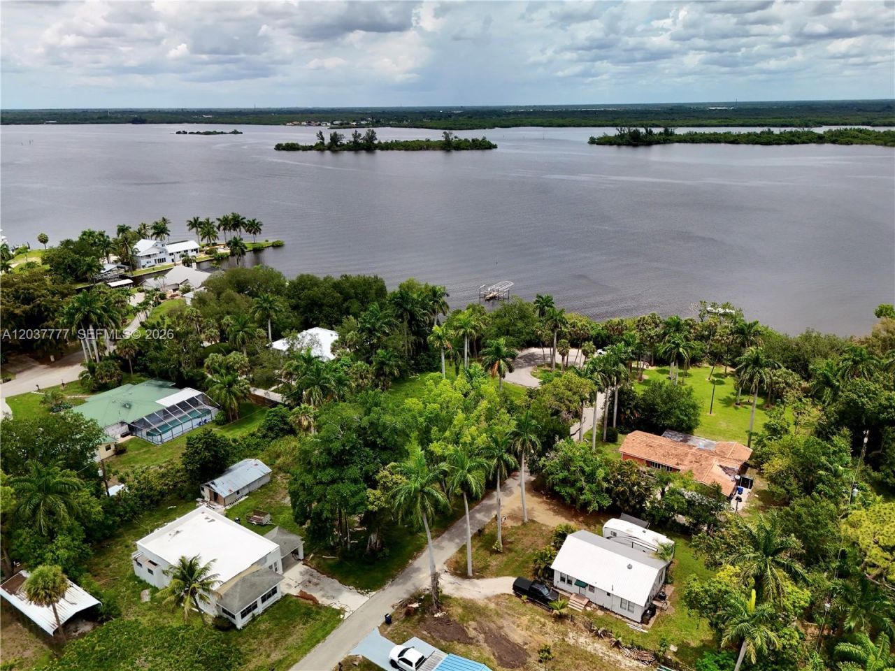 304 Royal Palm Park Rd, Fort Myers, FL 33905 Photo
