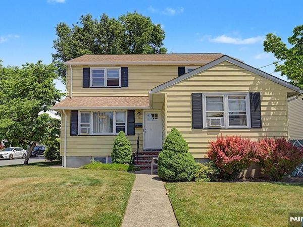 21 Lexington Avenue, WALLINGTON, NJ 07057