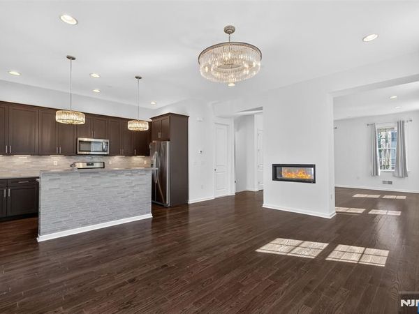 60 Roosevelt Drive, WOOD RIDGE, NJ 07075