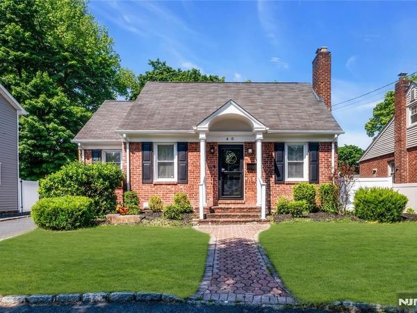 40 Merritt Avenue, DUMONT, NJ 07628