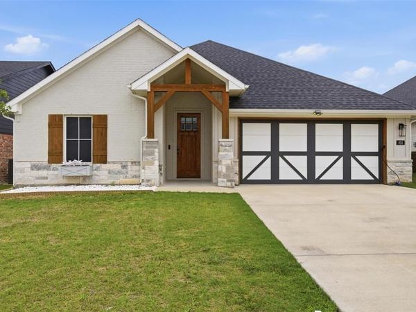 924 Rodgers Avenue , Godley, TX 76044