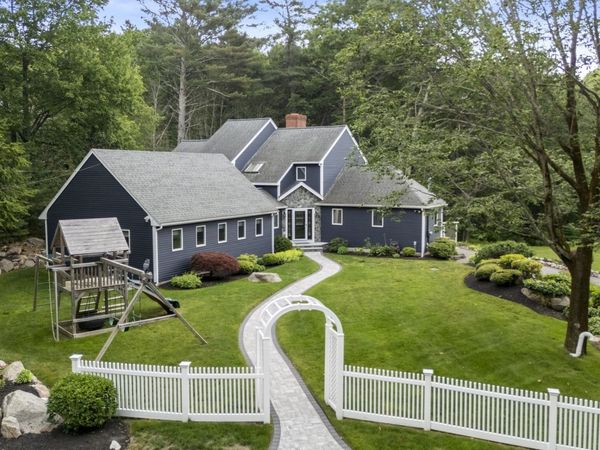 21 Forest Lane, Manchester, MA 01944
