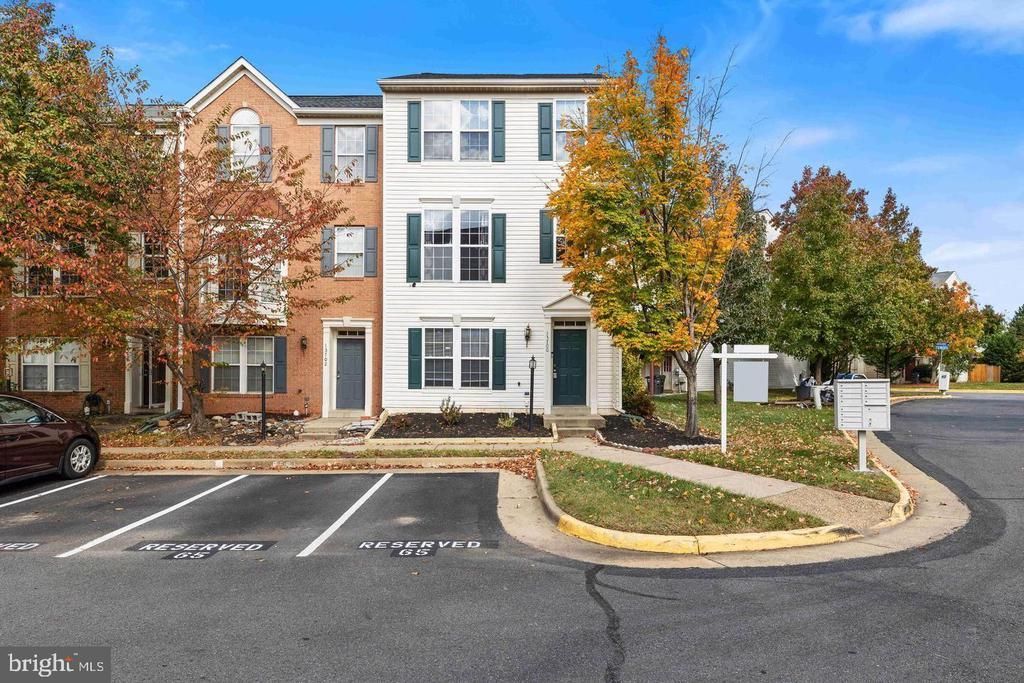13700 Barksdale Drive, Herndon, VA 20171 Main Photo