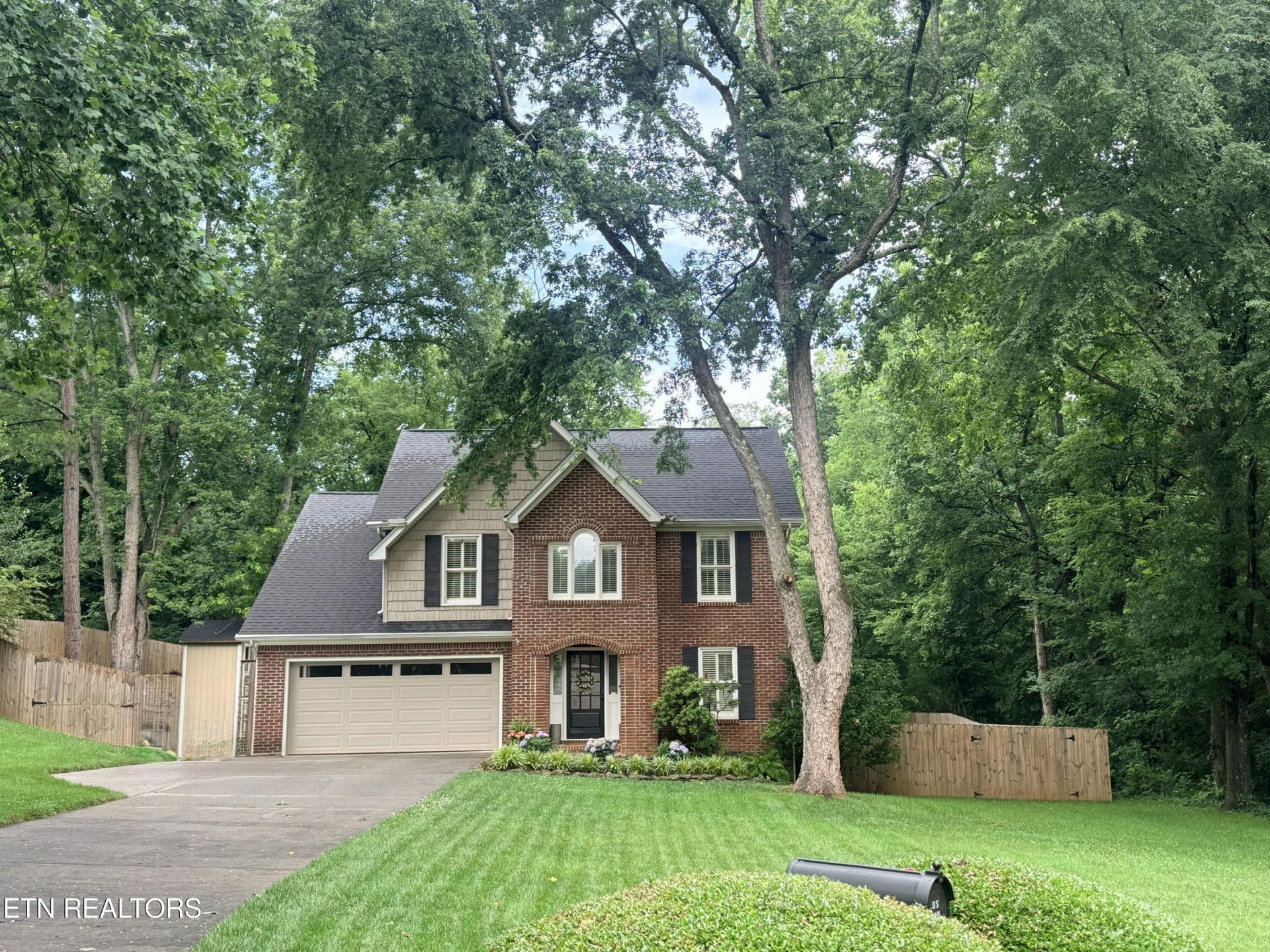 702 Knights Bridge Rd, Maryville, TN 37803 Main Photo